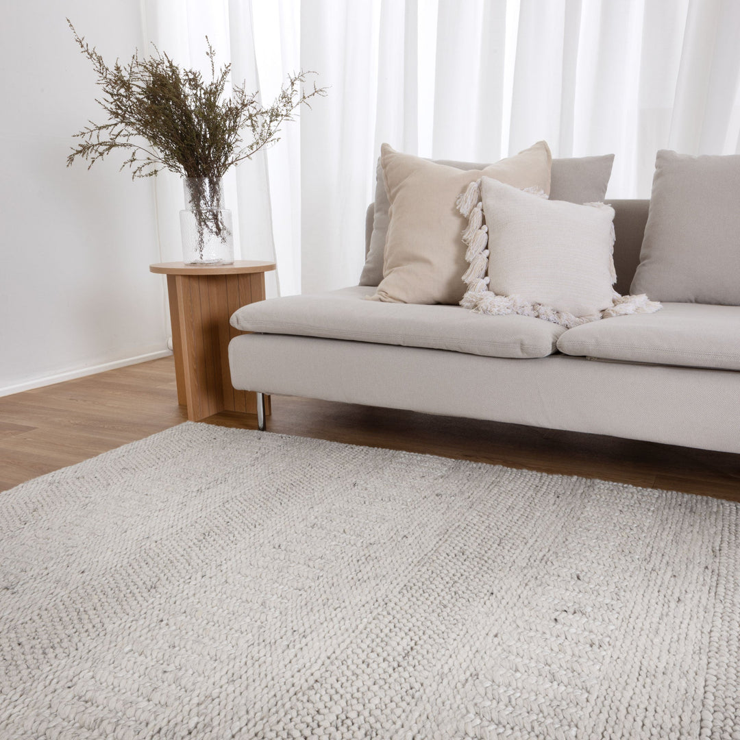 Privilege 002 Wool Rug Ivory