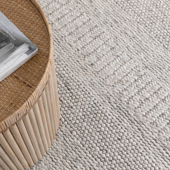 Privilege 002 Wool Rug Ivory