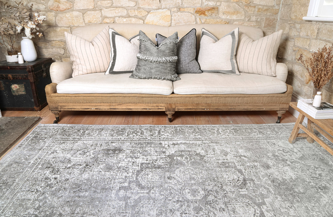 Vintage Crown Chilaz Grey Distressed Vintage Rug - (2085-04)