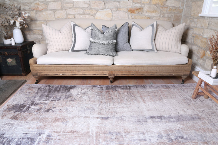 Vintage Crown Leopold Ash & Ivory Distressed Vintage Rug - (2286-02) Machine Washable (No Fringe)