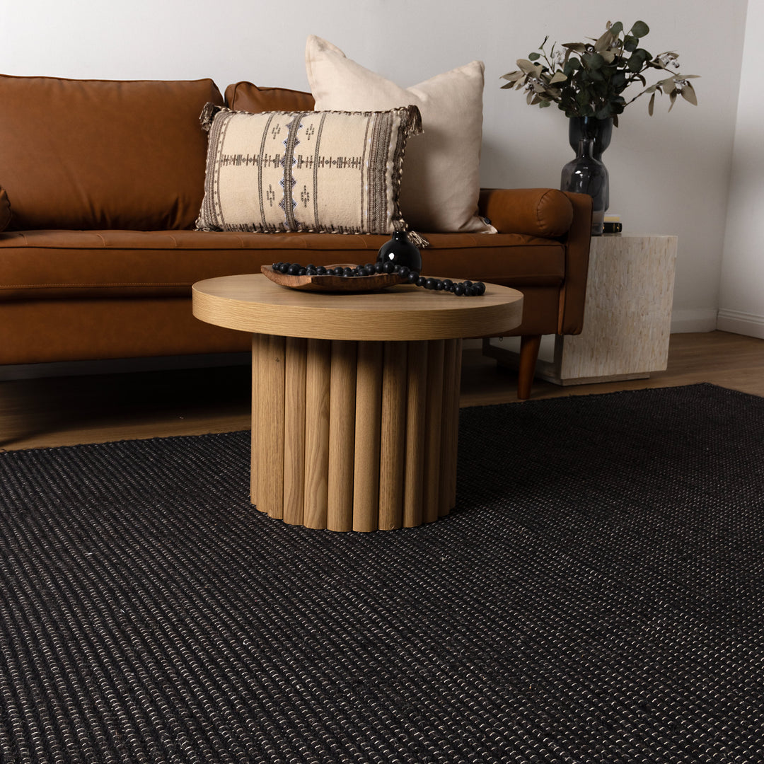 NATURA BLACK WOOL RUG