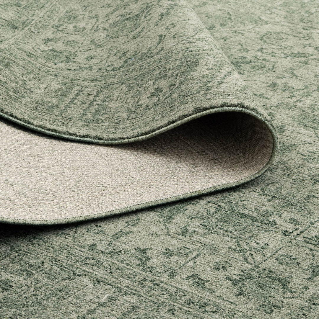 Heritage Distressed Border Green Runner- H107: (Different Tassel)