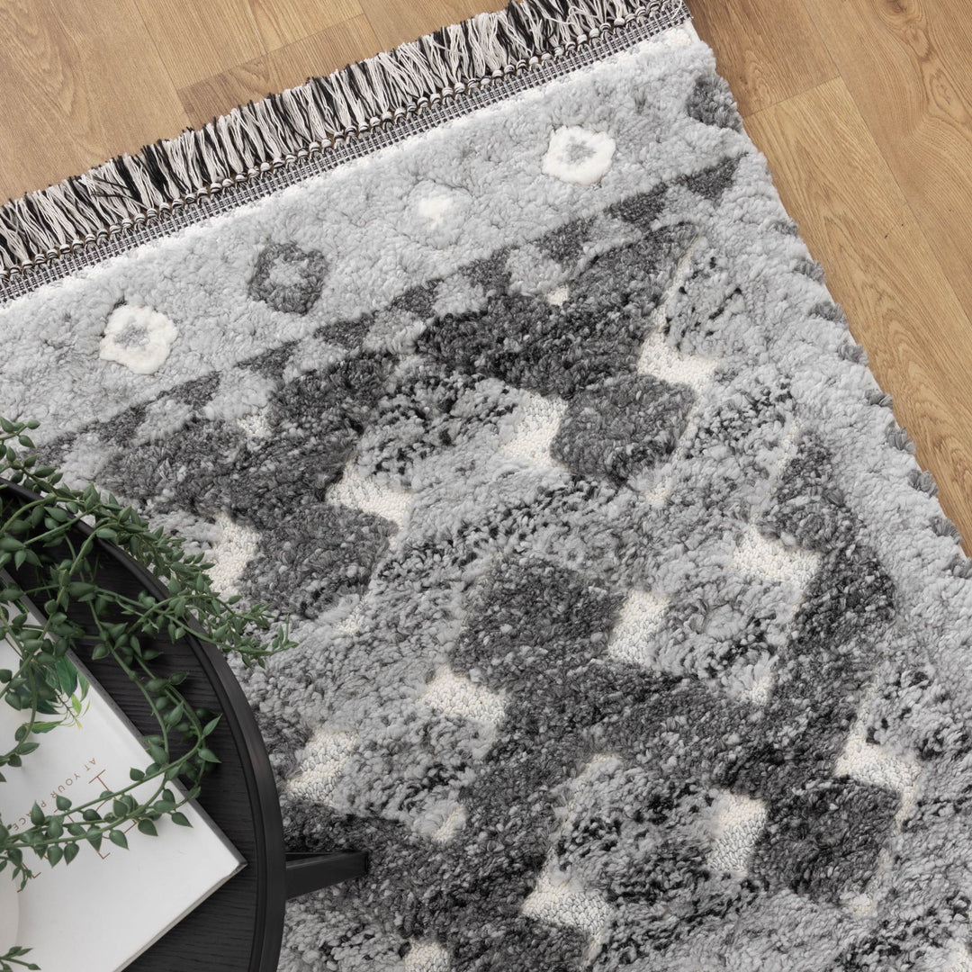 Kaza Tribal Carved Lines Cream Anthracite Rug - 9027B CREA