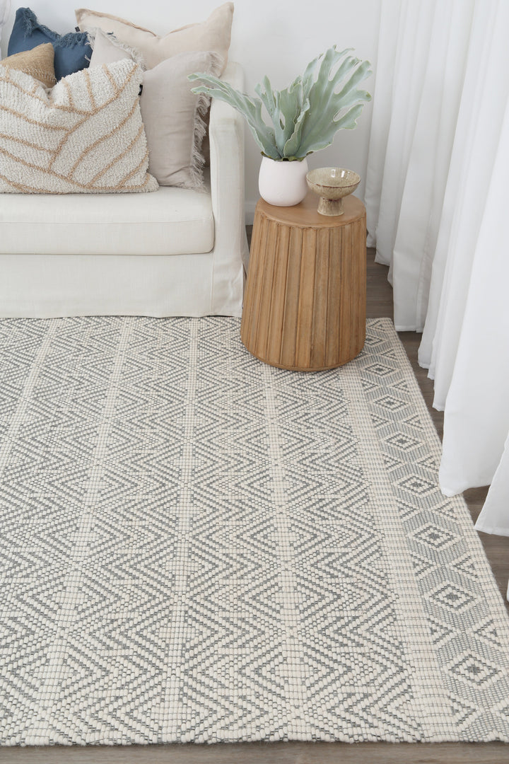 Copacabana Chevron Light Grey Wool Rug - 4LGRE