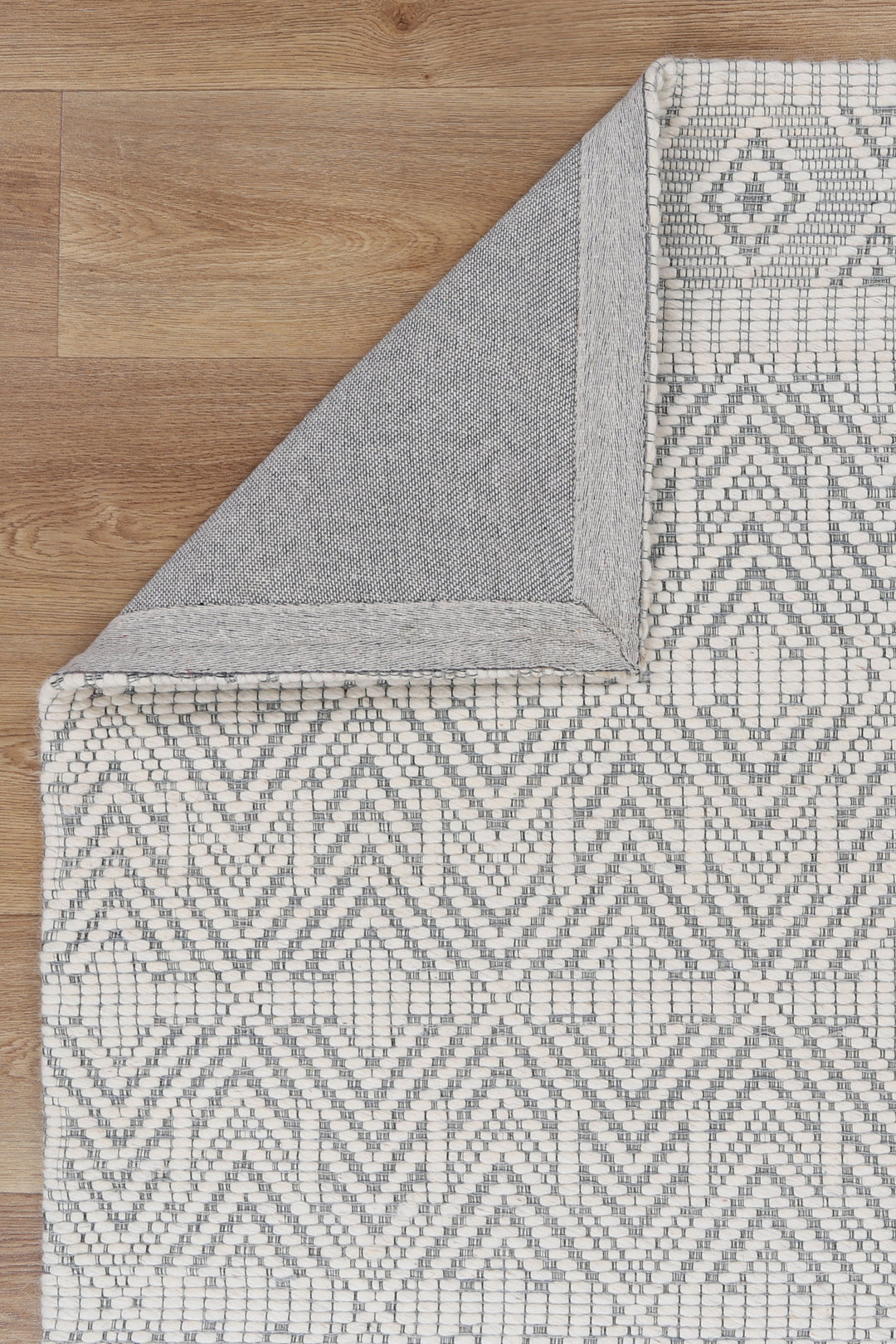 Copacabana Chevron Light Grey Wool Rug - 4LGRE