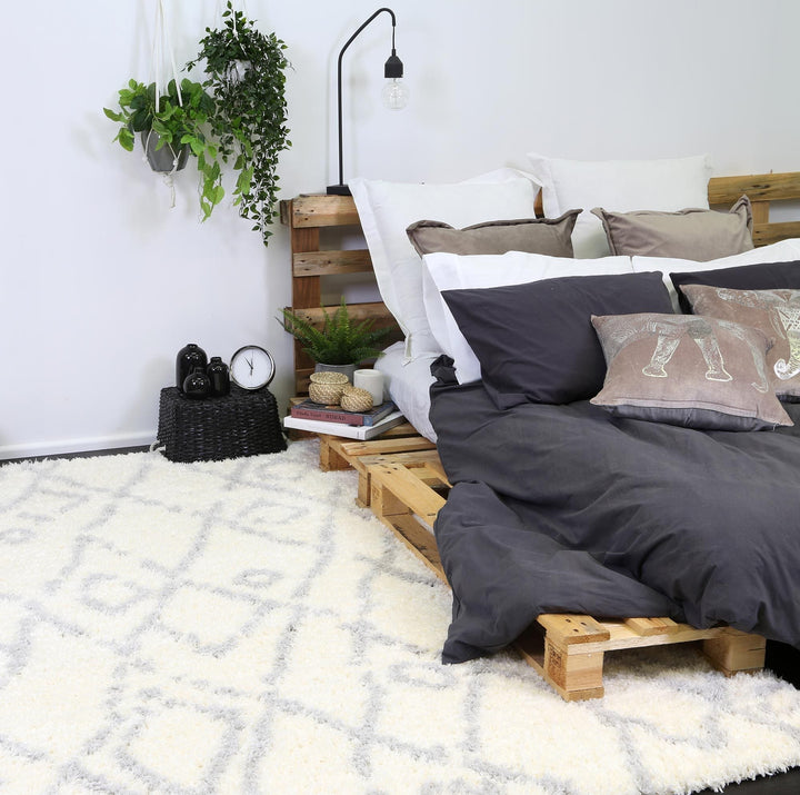 Moroccan Cream and Silver Fes Rug - 1909 695