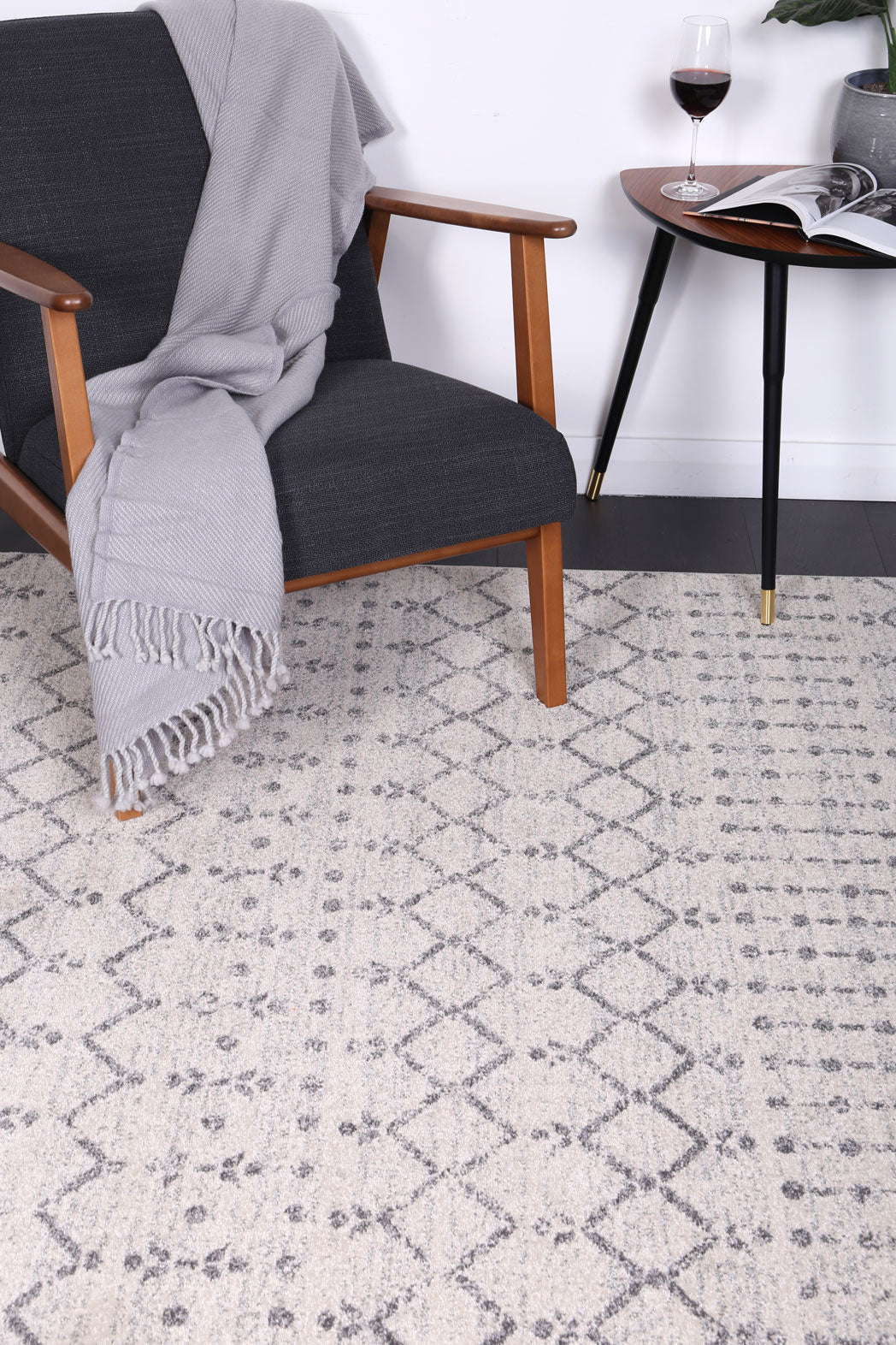Delicate Geometric Ivory and Grey - DELI08