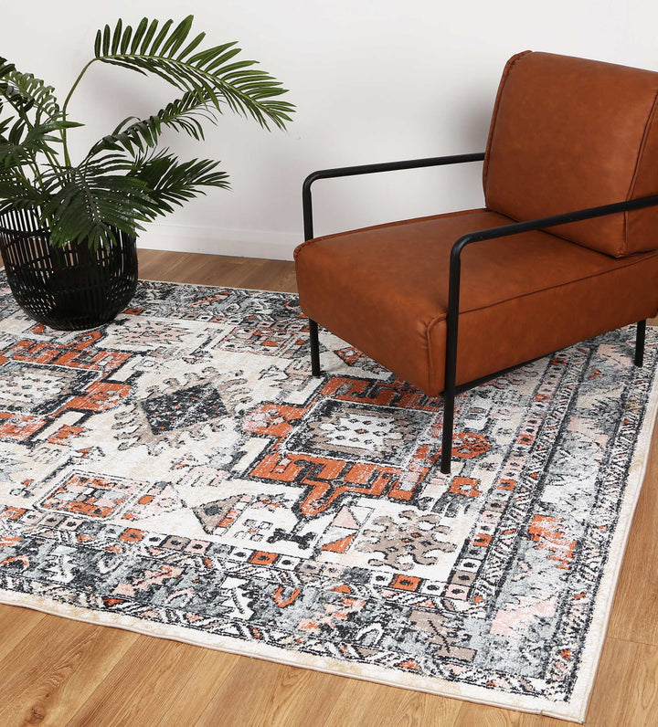 Estate Istana Traditional Cream Rug - 13CREA