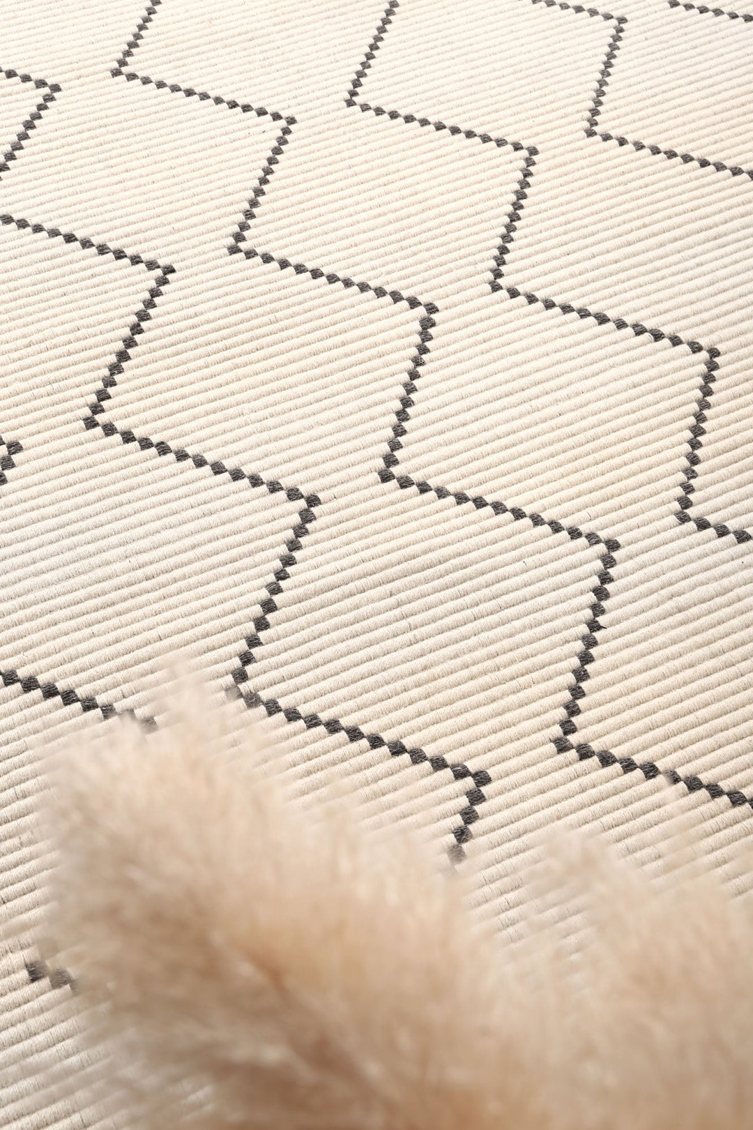 Goa Zig-Zag Wool Blend Cream Rug - D2CRE