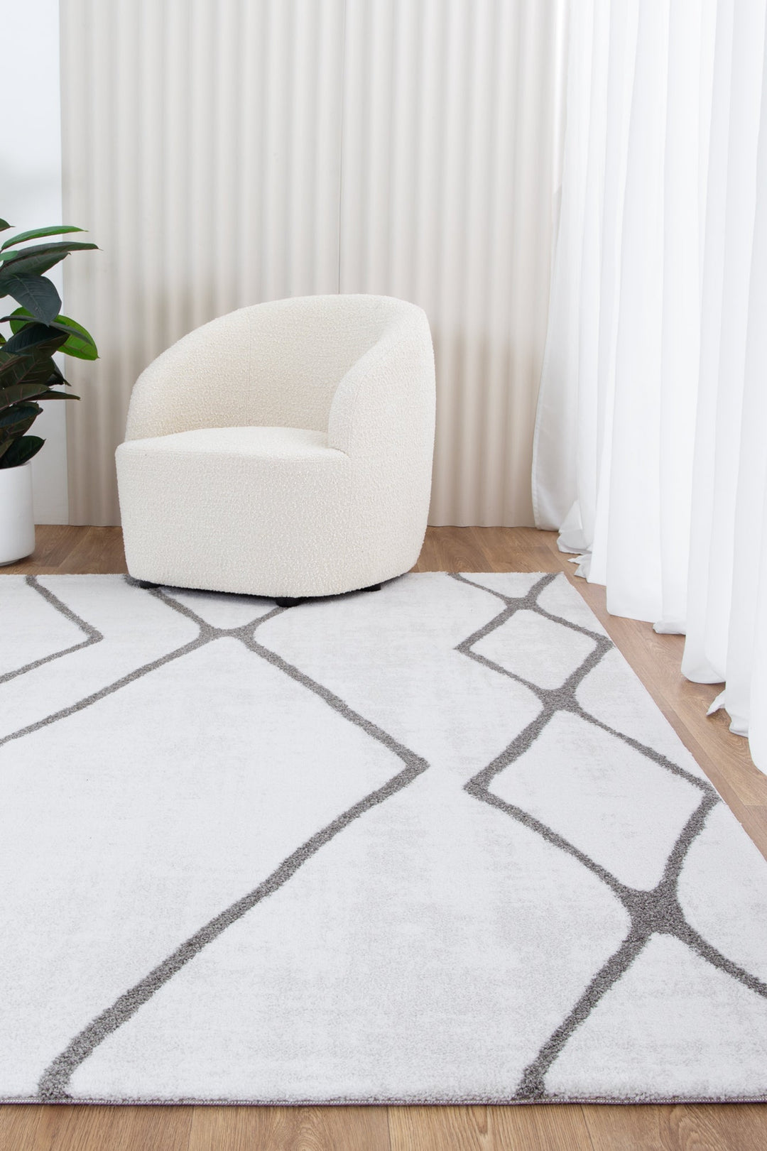 Grace Line Rug Grace Diamond Polyester Rug - GRAC06 – Brand Ventures Pty Ltd