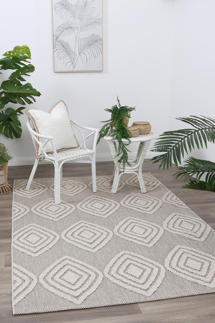 Maldives Modern Indoor/Outdoor Brown Rug