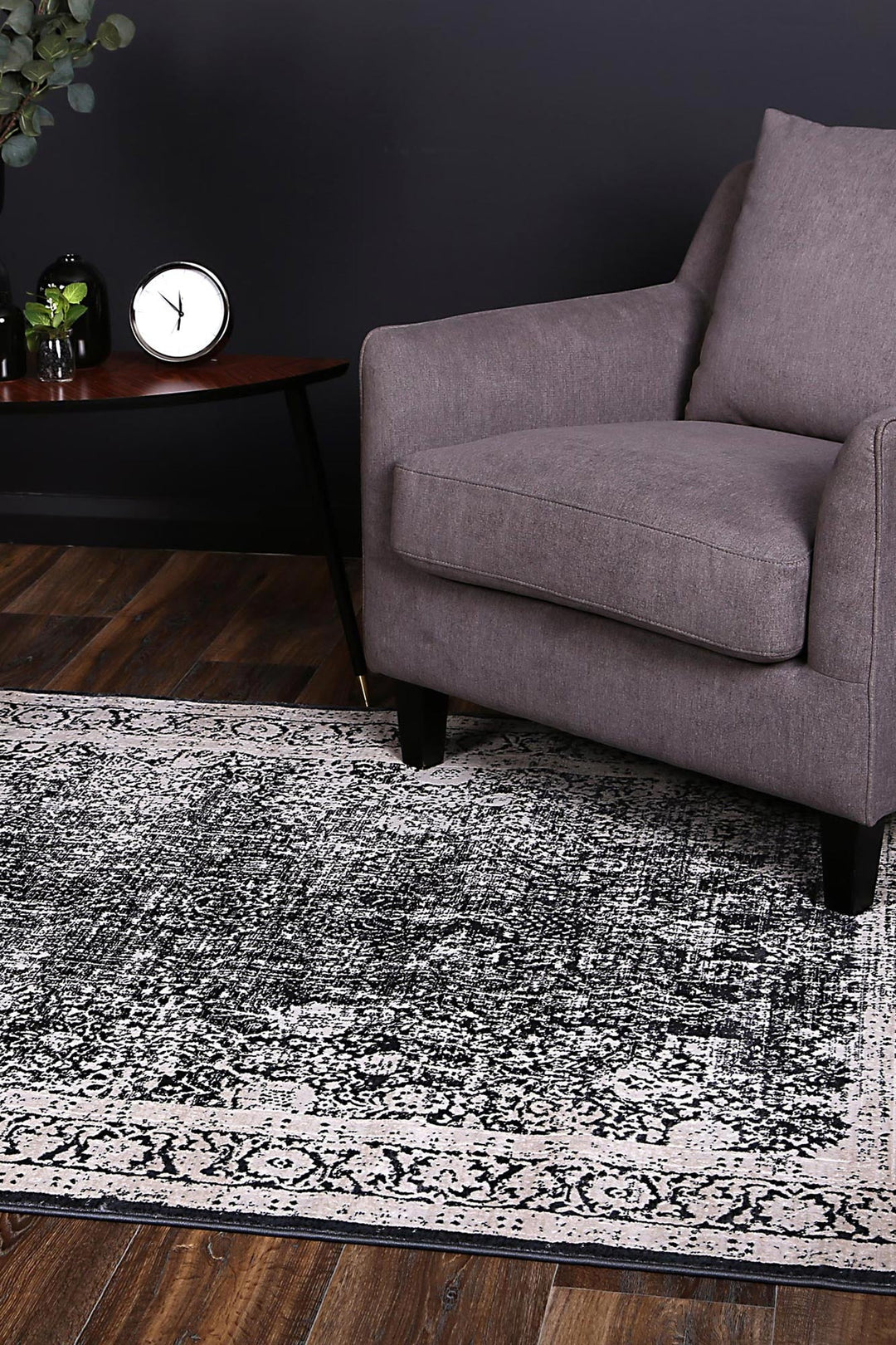 Rapsody Liszt Navy Transitional Rug - 07NAVY