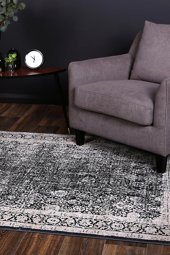 Rapsody Liszt Navy Transitional Rug - 07NAVY