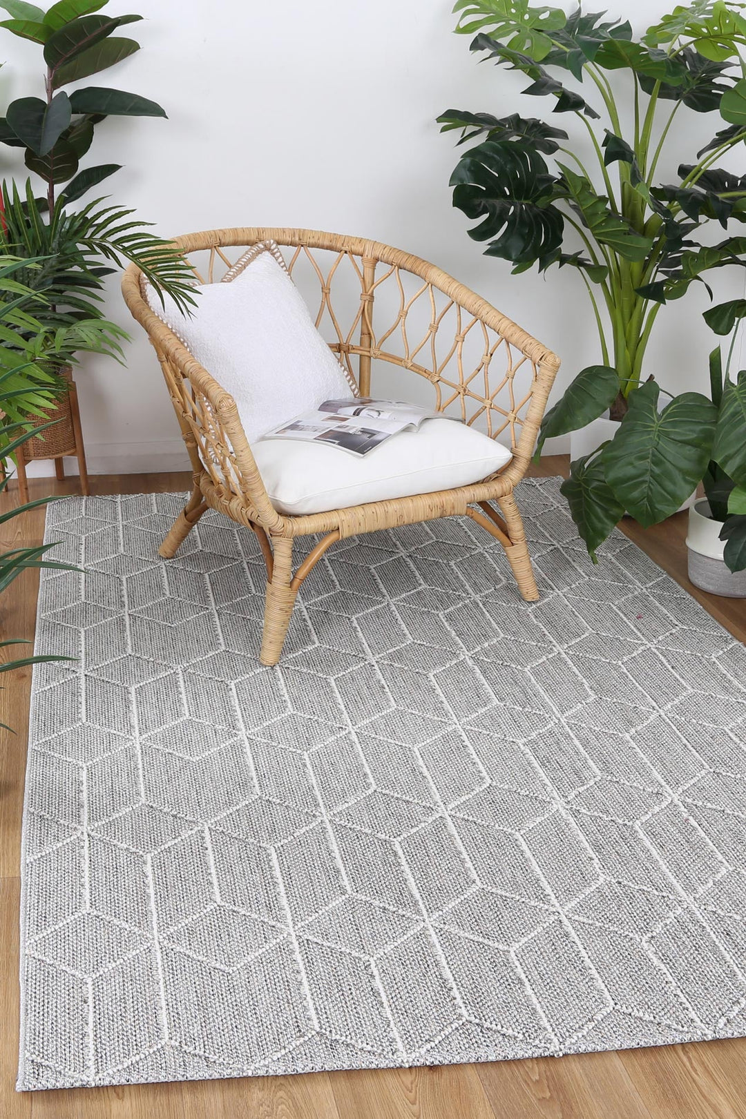 Vanuatu Totori Ash Geometric Flatweave Rug - 01