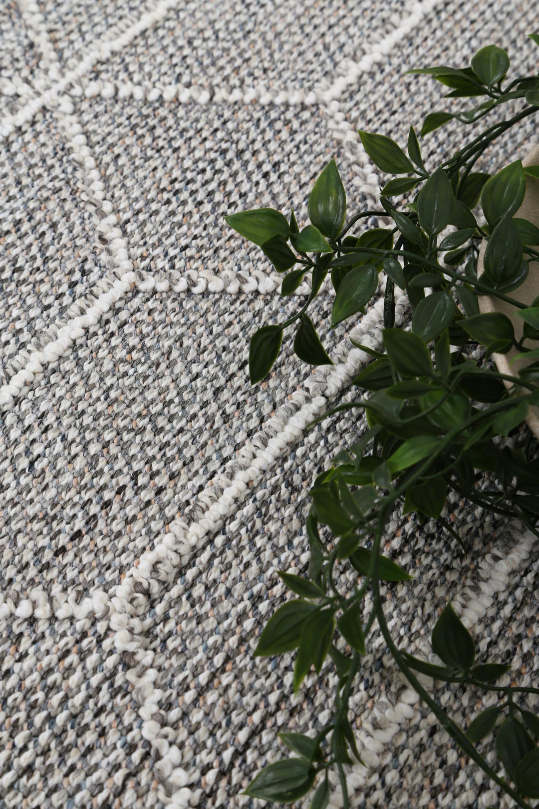 Vanuatu Totori Ash Geometric Flatweave Rug - 01