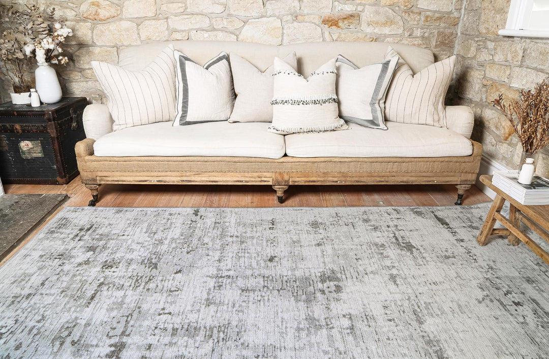 Vintage Crown Alfred Ivory Distressed Vintage Rug - (2280-01)