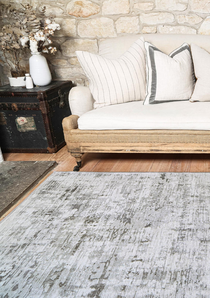 Vintage Crown Alfred Ivory Distressed Vintage Rug - (2280-01)